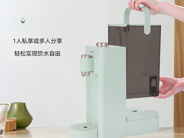 3L大水箱 一次接滿(mǎn)夠喝一天